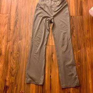 10/12 Large sage green flare  leggings